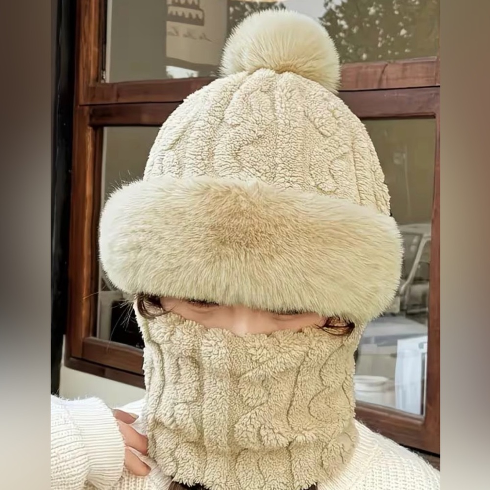 Elegant Faux Fur Women's Hat Cozy Beige
